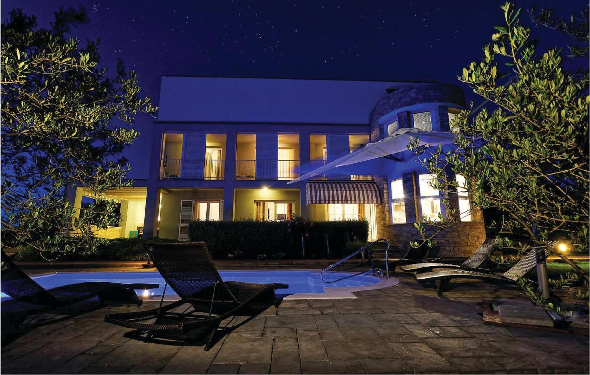 5 Bedroom Amazing Home In Debeljak Exterior foto